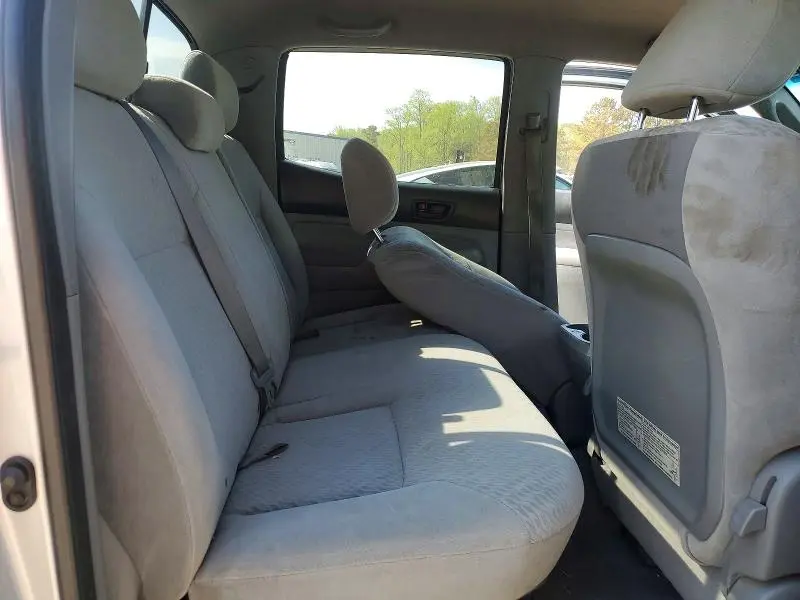 2011 TOYOTA TACOMA V6  