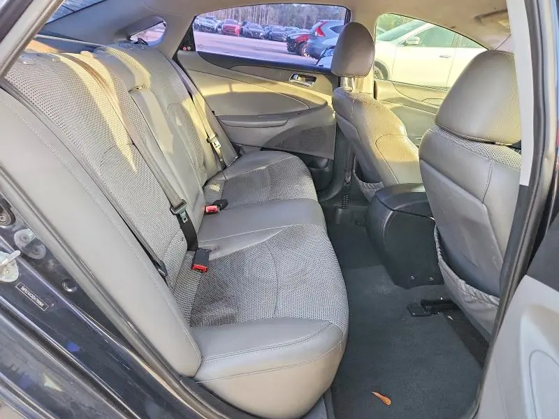 2013 HYUNDAI SONATA SE  