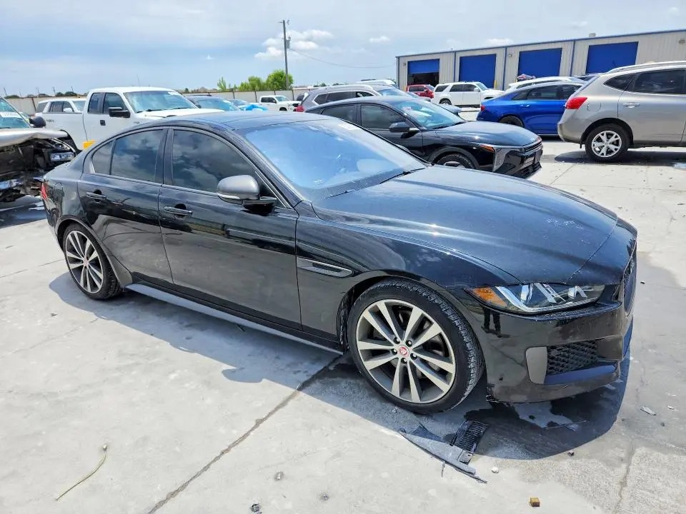 2019 JAGUAR XE 300 SPORT  