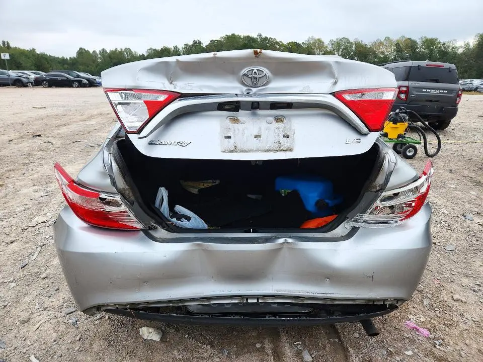 2015 TOYOTA CAMRY LE  