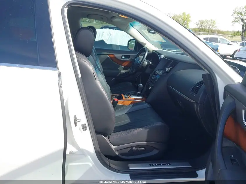 2014 INFINITI QX70  