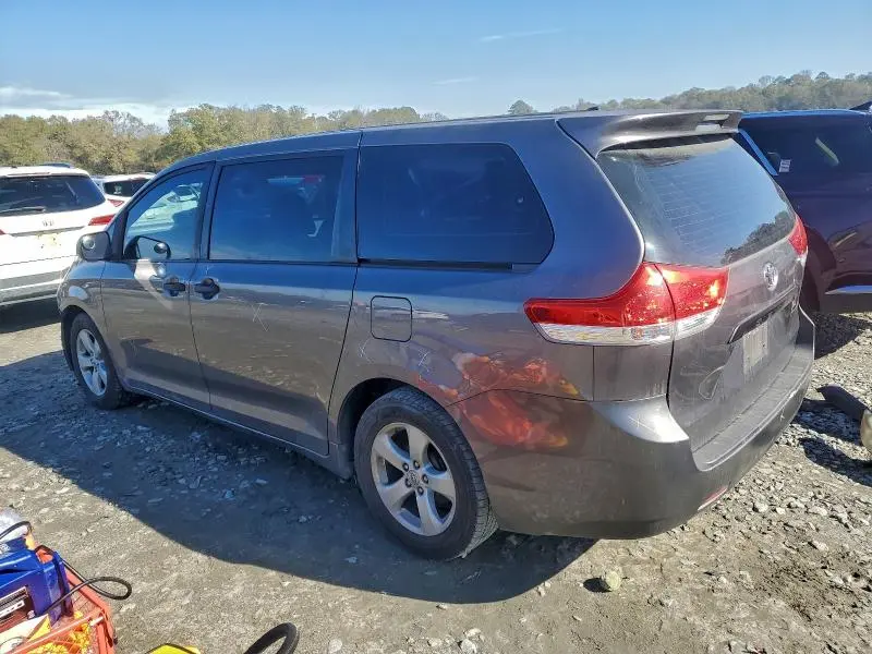 2011 TOYOTA SIENNA   
