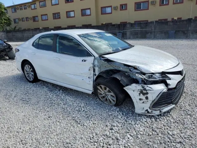 2022 TOYOTA CAMRY LE  