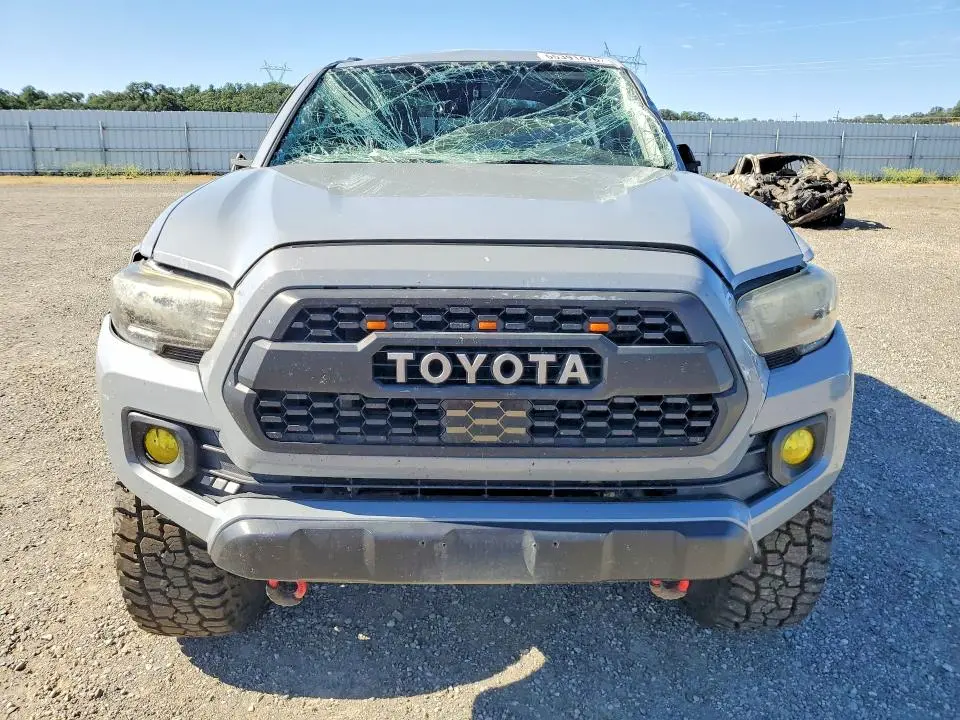 2019 TOYOTA TACOMA SR5 V6  