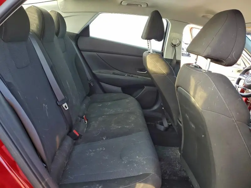 2021 HYUNDAI ELANTRA SE  