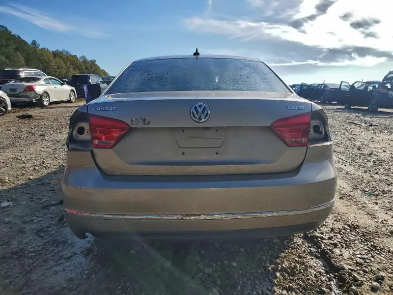 2015 VOLKSWAGEN PASSAT SE  