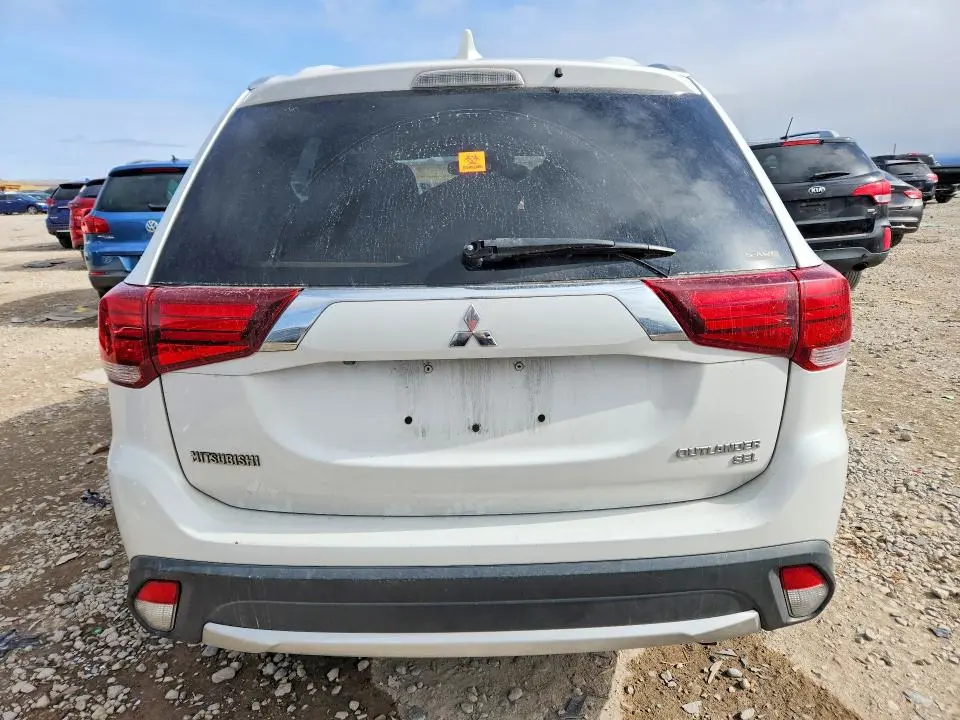 2017 MITSUBISHI OUTLANDER SE  
