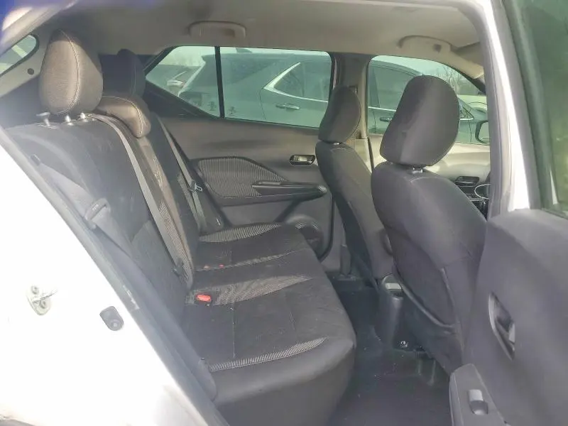 2020 NISSAN KICKS S  