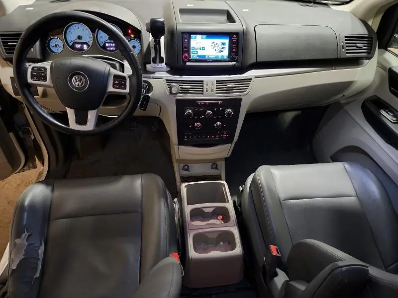 2012 VOLKSWAGEN ROUTAN SE  
