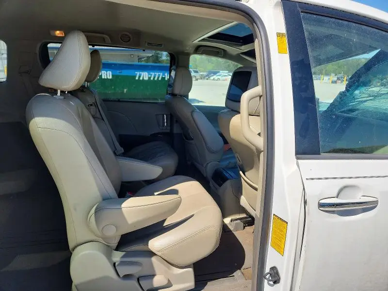 2013 TOYOTA SIENNA XLE 8-PASSENGER  