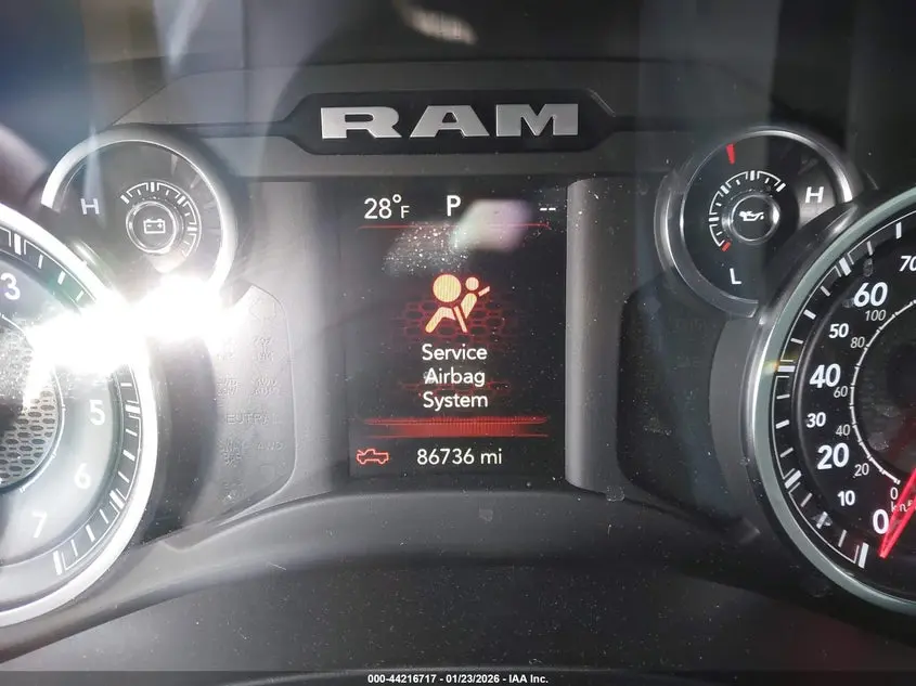 2020 RAM 1500 BIG HORN  4X4 6'4 BOX