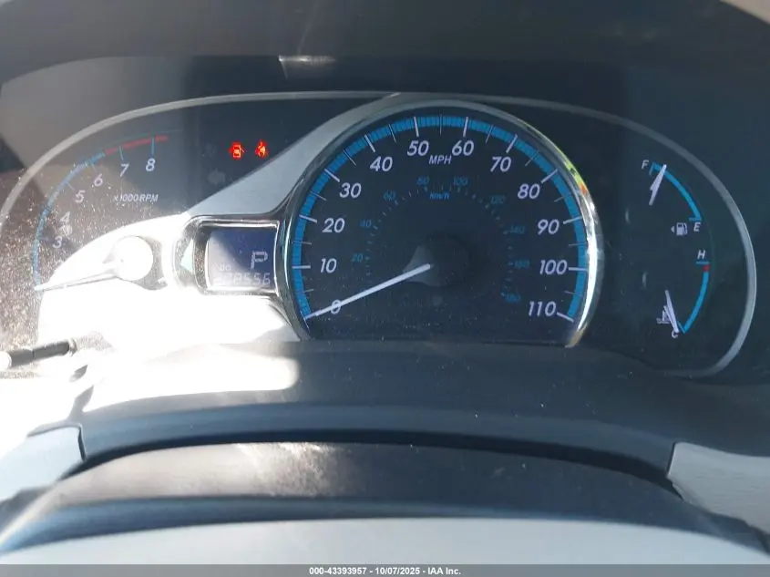 2011 TOYOTA SIENNA LIMITED