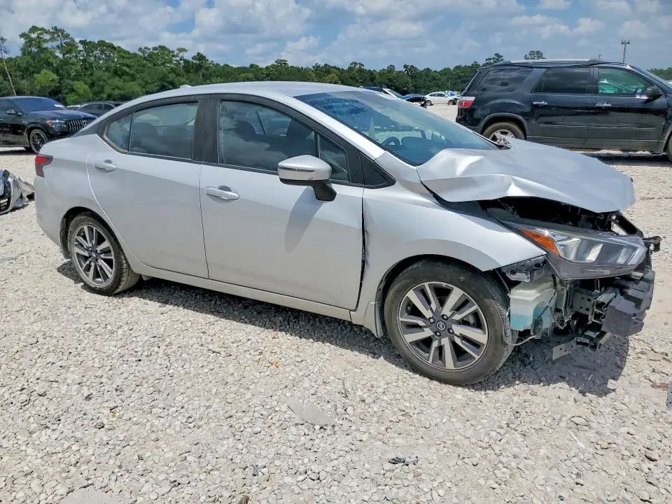 2020 NISSAN VERSA SV  