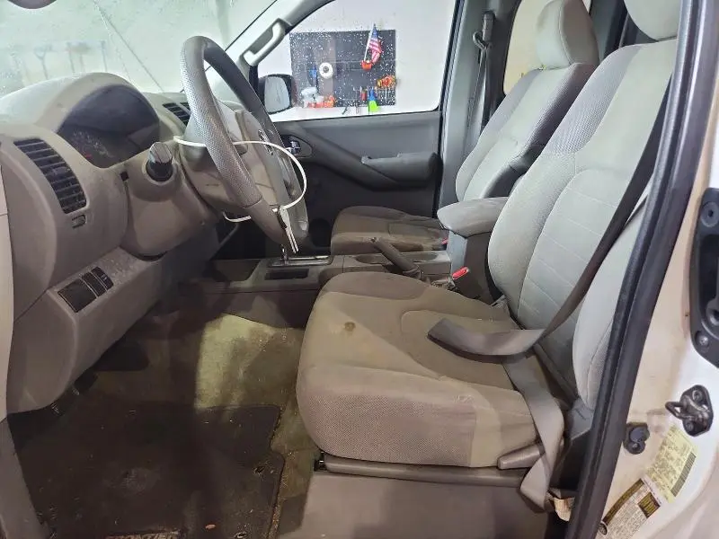 2013 NISSAN FRONTIER S  