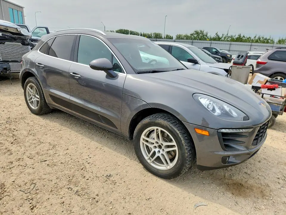 2015 PORSCHE MACAN S  