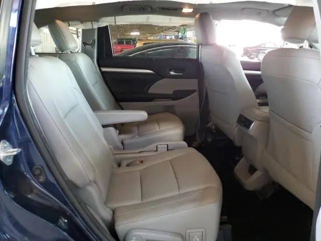 2016 TOYOTA HIGHLANDER XLE  