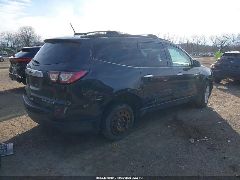 2016 CHEVROLET TRAVERSE LS