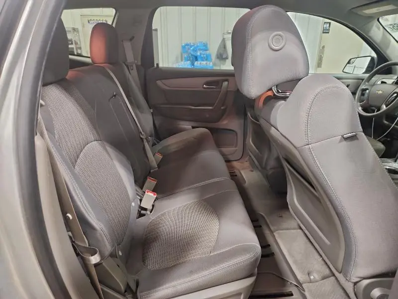 2014 CHEVROLET TRAVERSE LS  