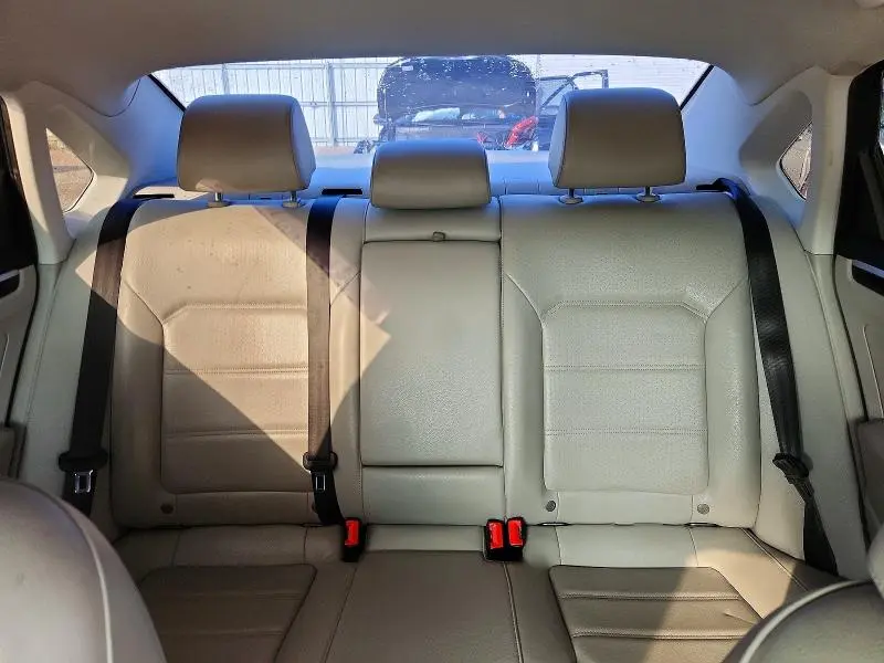 2019 VOLKSWAGEN PASSAT SE R-LINE  