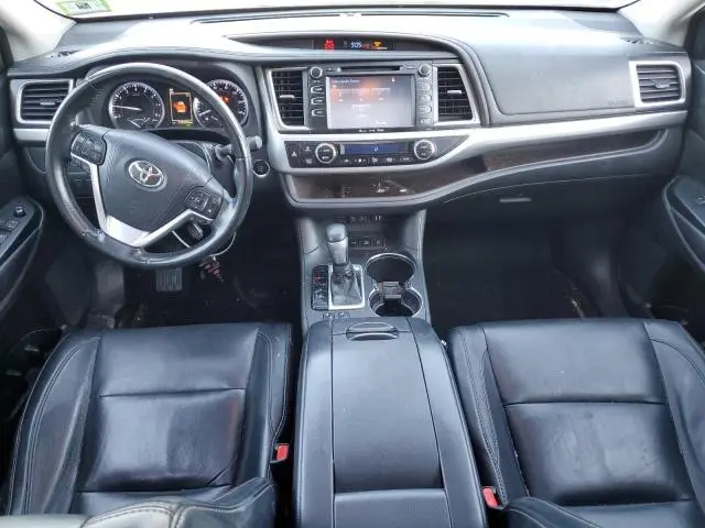 2018 TOYOTA HIGHLANDER SE  