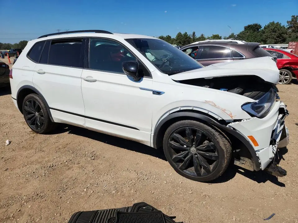 2020 VOLKSWAGEN TIGUAN SE  