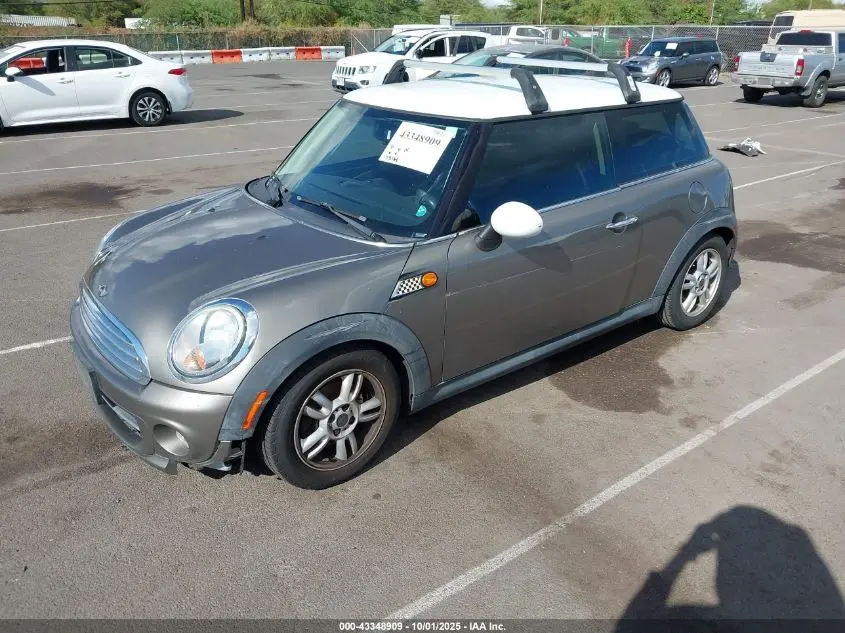 2011 MINI COOPER  