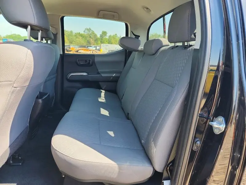 2022 TOYOTA TACOMA SR5 V6  