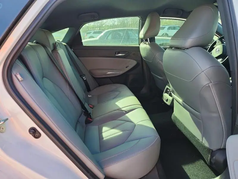 2020 TOYOTA AVALON XLE  