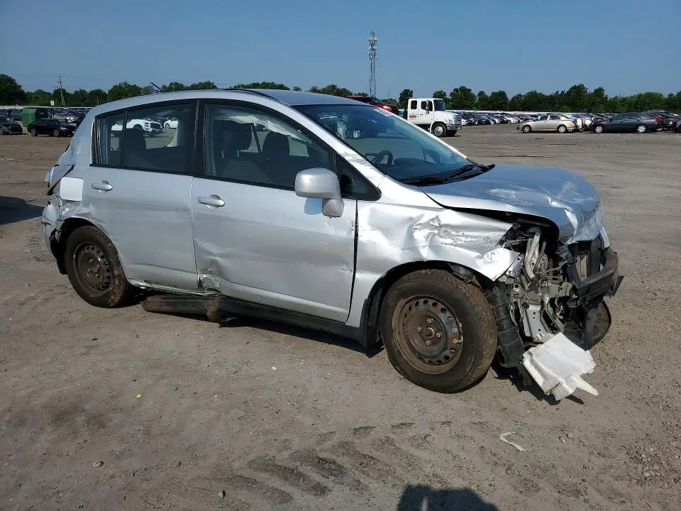 2011 NISSAN VERSA 1.8 S  