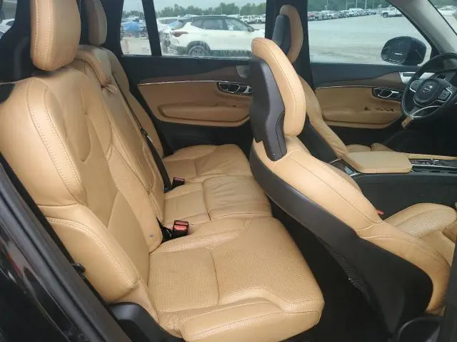 2016 VOLVO XC90 T6  