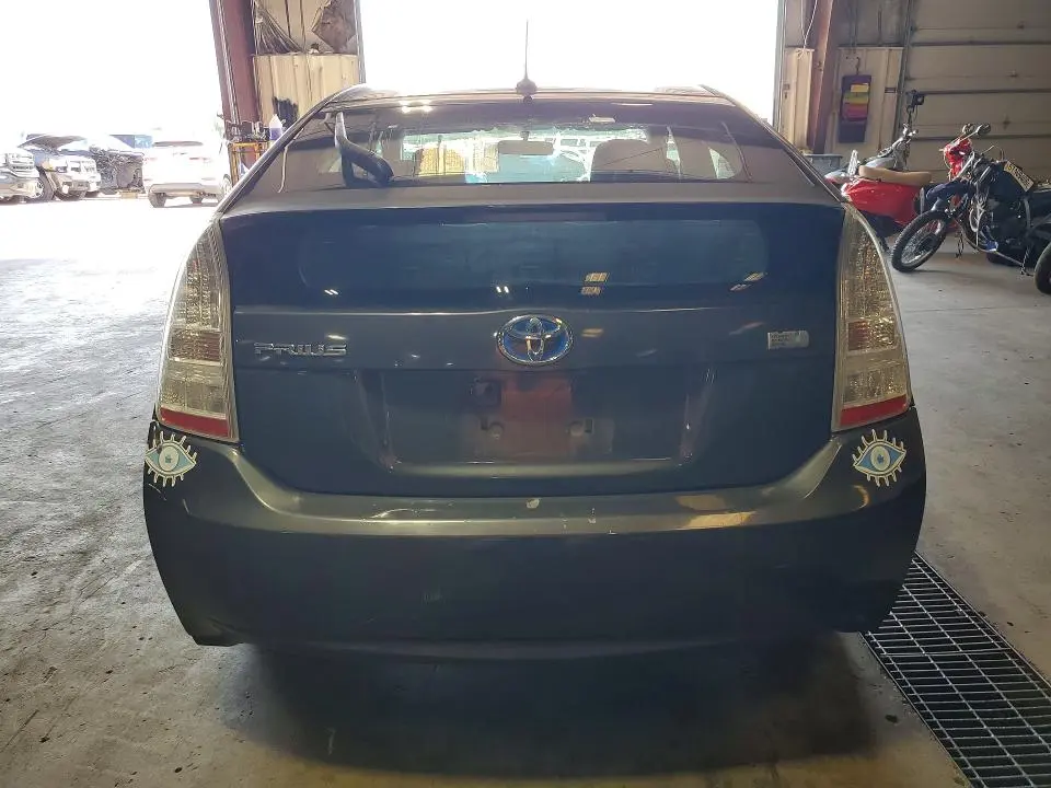 2010 TOYOTA PRIUS III  