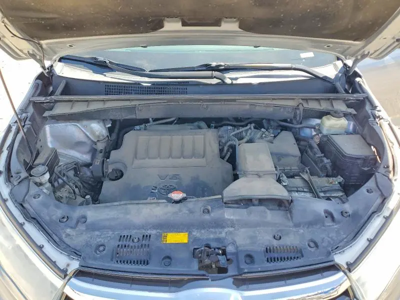 2015 TOYOTA HIGHLANDER XLE  