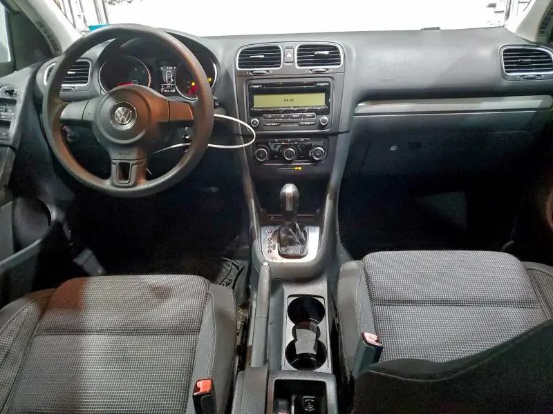 2011 VOLKSWAGEN GOLF   