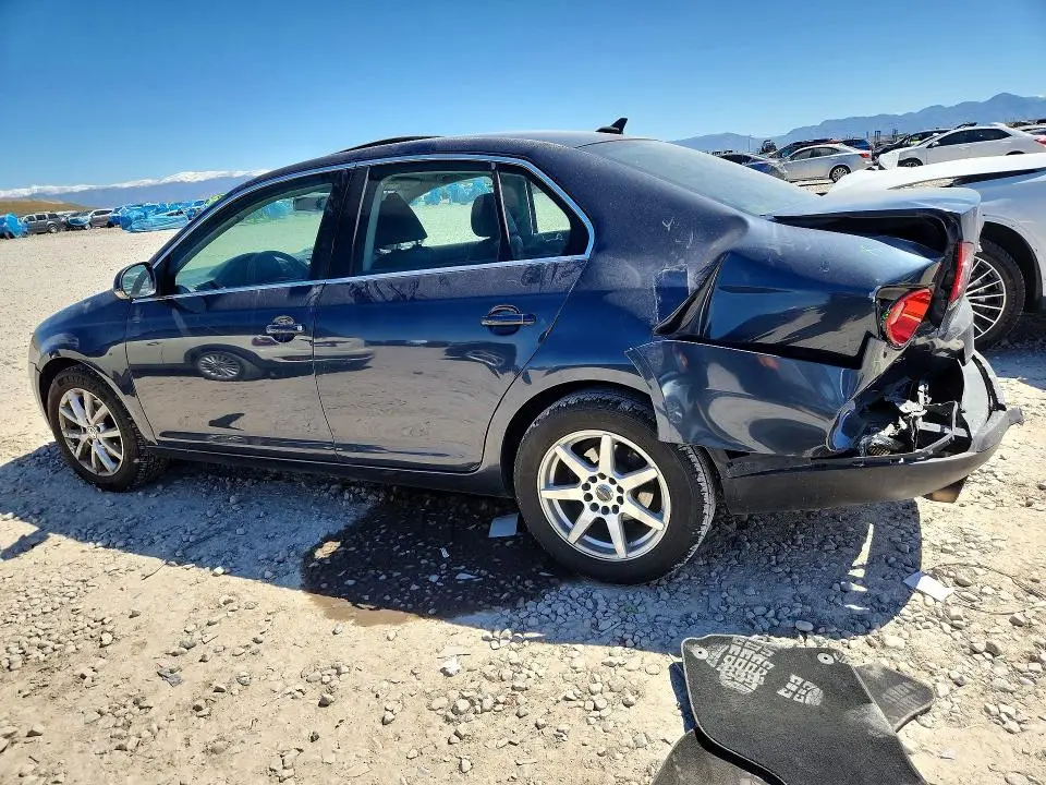 2010 VOLKSWAGEN JETTA SE  