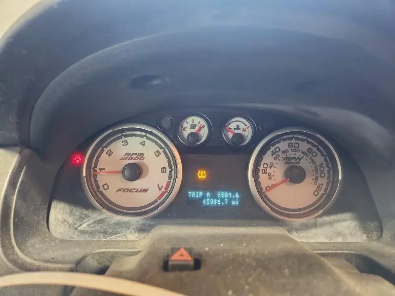 2010 FORD FOCUS SE  