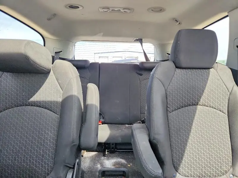 2011 CHEVROLET TRAVERSE LT  
