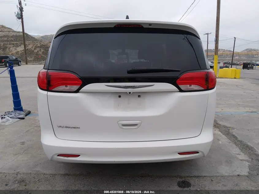 2022 CHRYSLER VOYAGER LX