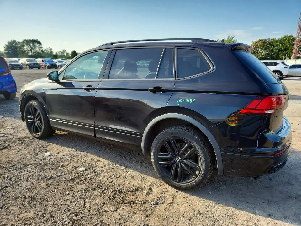 2022 VOLKSWAGEN TIGUAN SE R-LINE BLACK  