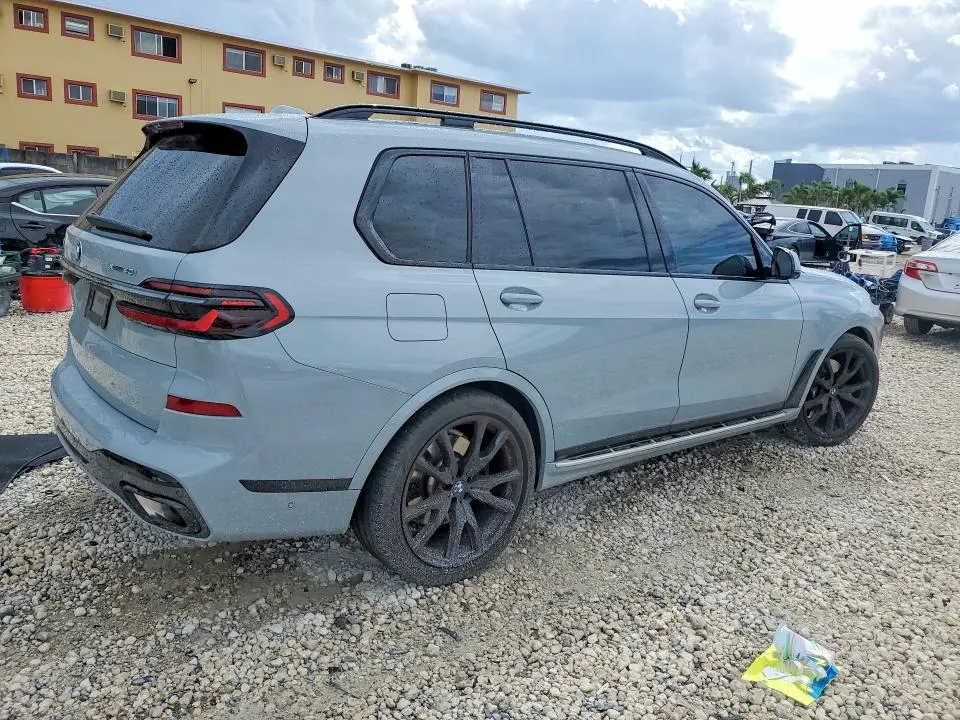 2025 BMW X7 XDRIVE40I  