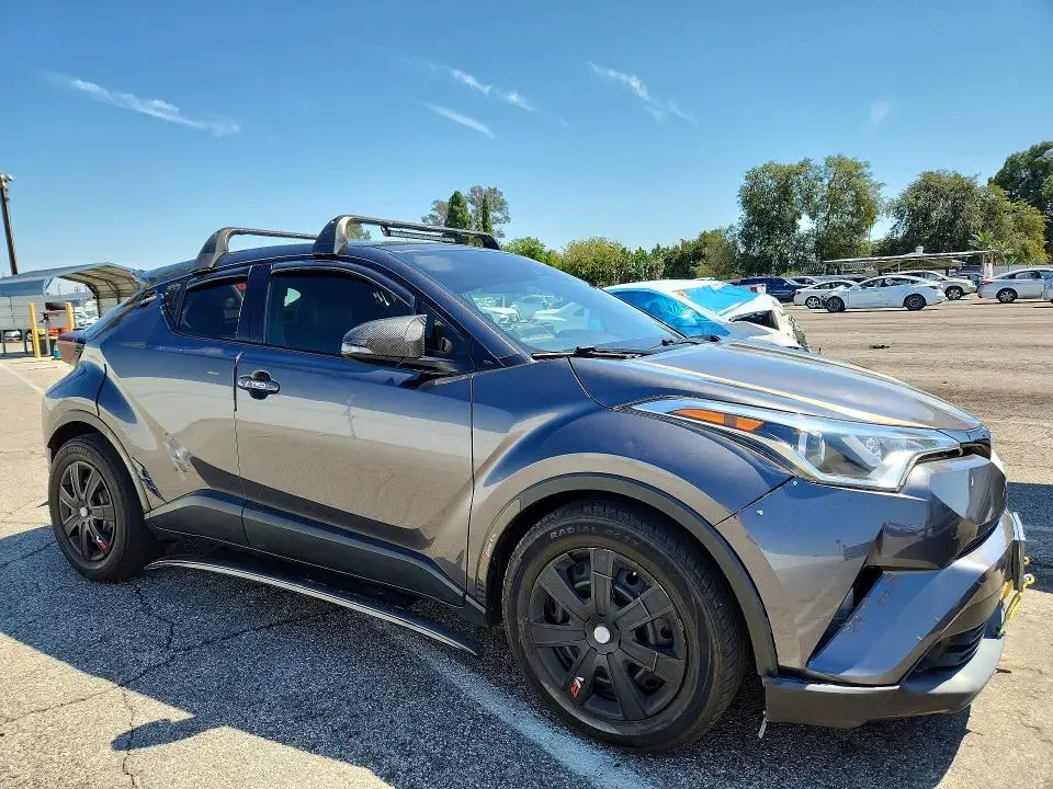 2019 TOYOTA C-HR LE  