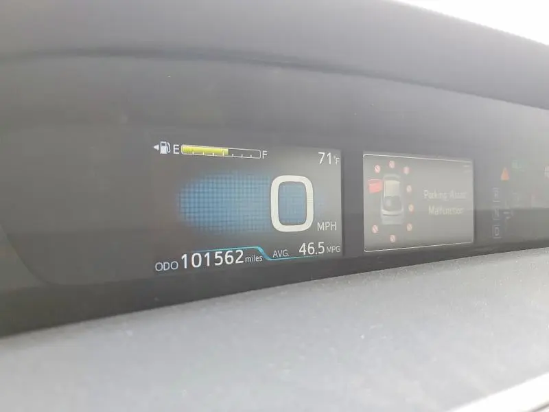 2017 TOYOTA PRIUS THREE TOURING  