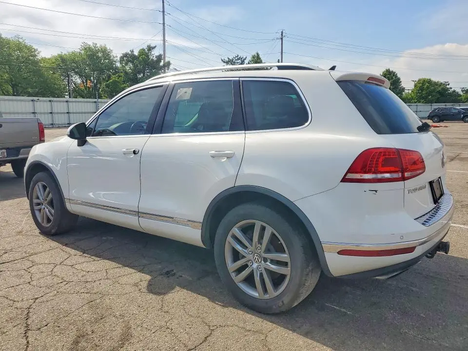 2015 VOLKSWAGEN TOUAREG V6  