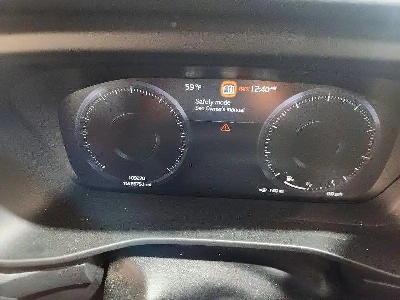 2021 VOLVO XC40 T5 R-DESIGN  