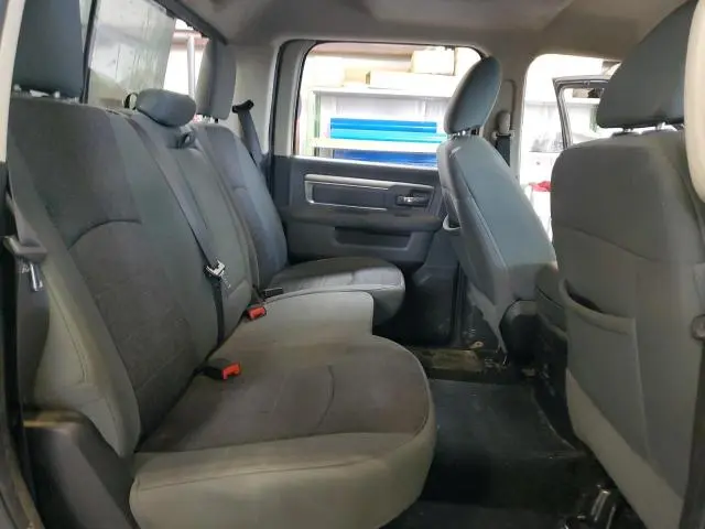 2016 RAM 1500 SLT  