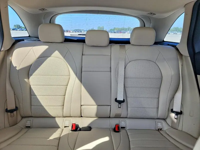 2022 MERCEDES-BENZ GLC 300  