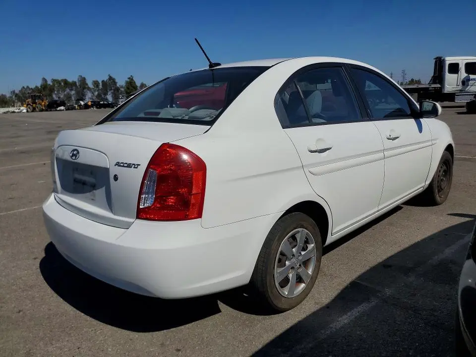2011 HYUNDAI ACCENT GLS  