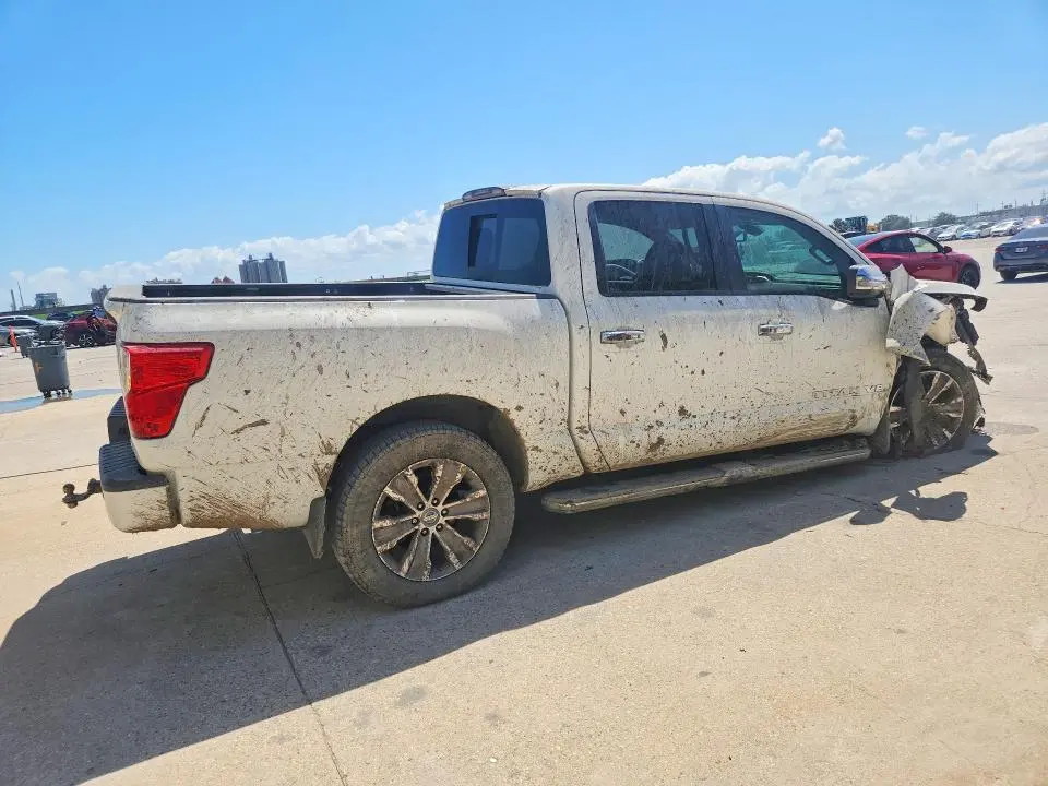 2019 NISSAN TITAN SL  