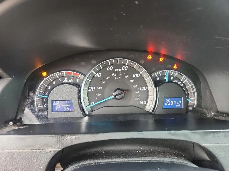 2013 TOYOTA CAMRY SE  