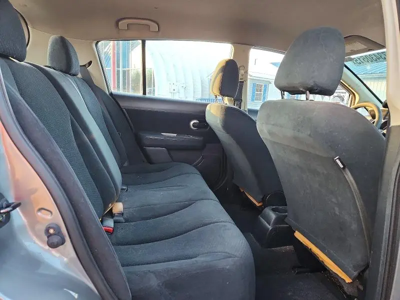 2011 NISSAN VERSA S  