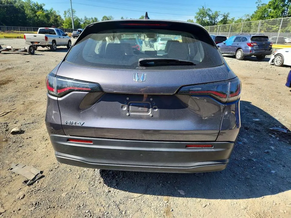 2023 HONDA HR-V LX  